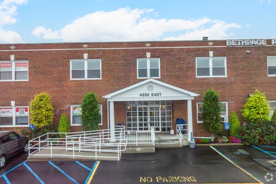 More Photos Of 4230-4250 Hempstead Tpke, Bethpage Medical For Lease