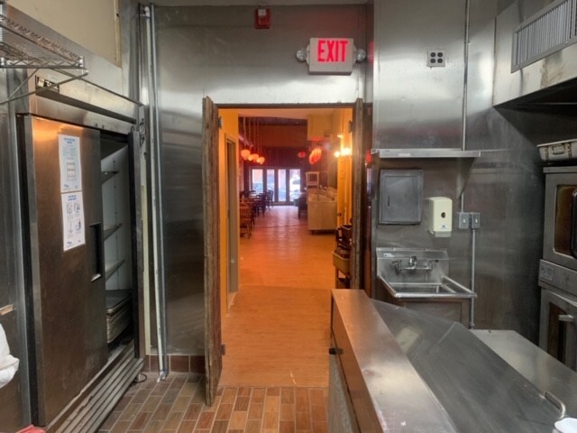 More Photos Of 38-40 S 19th St, Philadelphia Restaurant For Lease