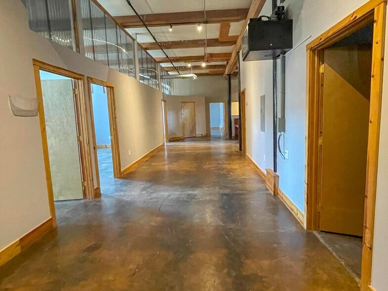 More Photos Of 600 N Hartley St, York Office Residential For Sale