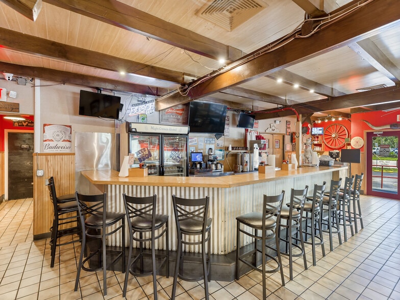 More Photos Of 685 US Highway 1, Vero Beach Restaurant For Sale