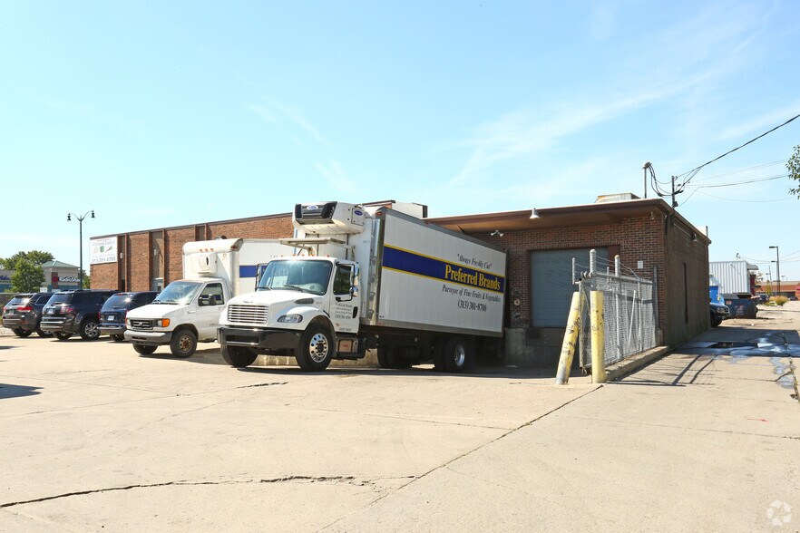 More Photos Of 1850-1858 Southfield Rd, Lincoln Park Warehouse For Lease