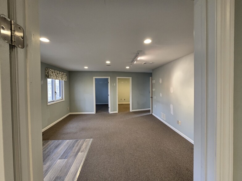 More Photos Of 237 US-206, Sandyston Medical For Sale