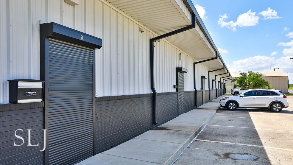 More Photos Of 211 W Jefferson St, Harlingen Warehouse For Sale