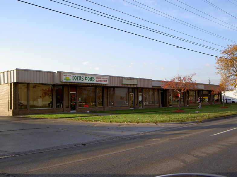 Primary Photo Of 28741-28783 Hoover Rd, Warren Freestanding For Lease