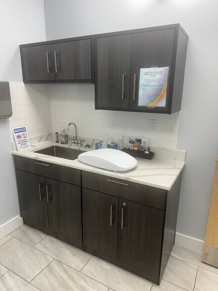More Photos Of 7 Cuthbert Blvd, Oaklyn Office For Sale