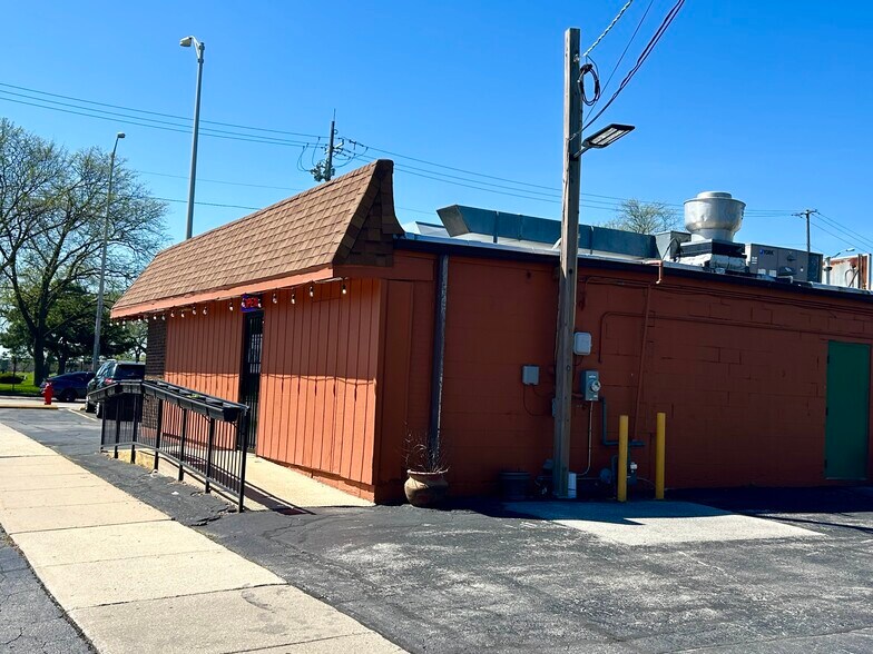 More Photos Of 6336 111th St, Chicago Ridge Freestanding For Lease