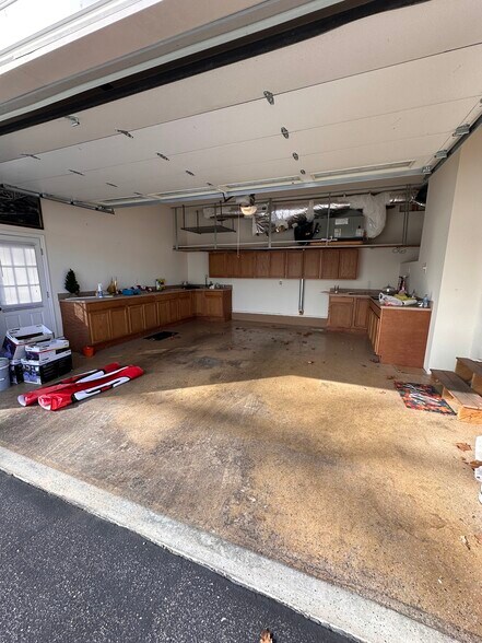 More Photos Of 28795 Old Village rd, Mechanicsville Specialty For Lease