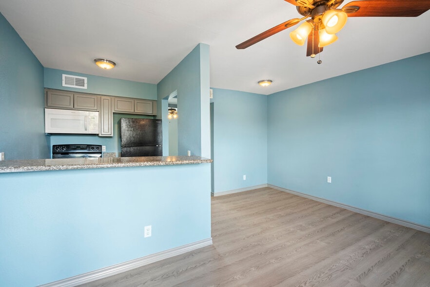 More Photos Of 610 Ferry Rd, Galveston Apartments For Sale