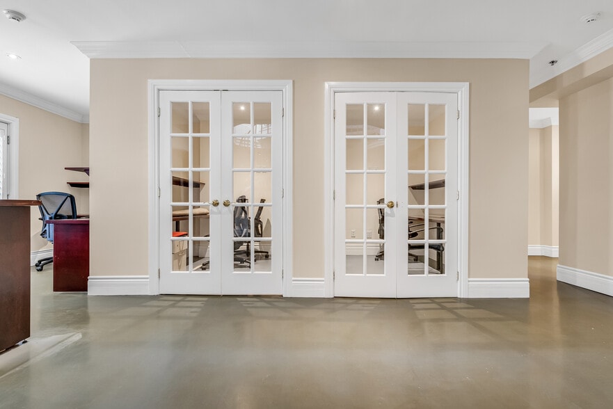 More Photos Of 15 Prince Arthur Ave, Toronto Office Residential For Lease