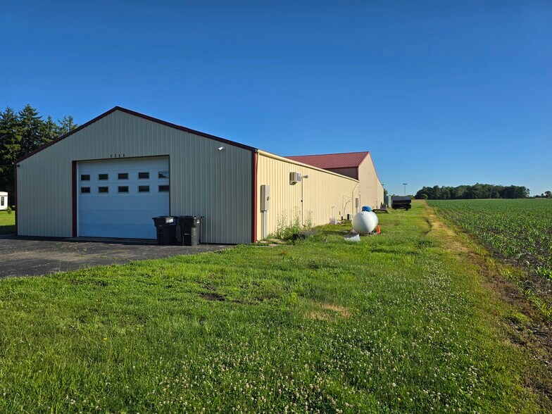 More Photos Of 4250 W 600 S, Pendleton Airplane Hangar For Sale