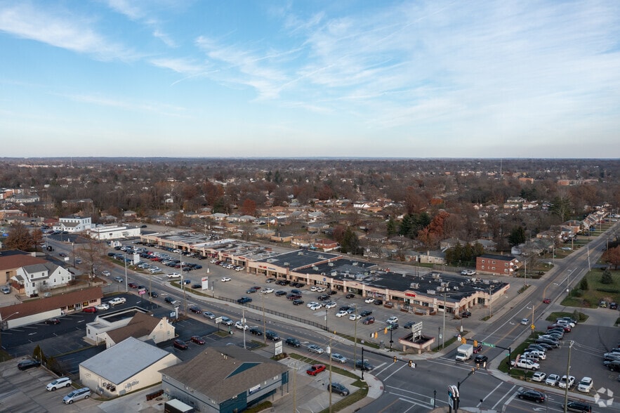 More Photos Of 5800-5886 Cheviot Rd, Cincinnati Unknown For Lease
