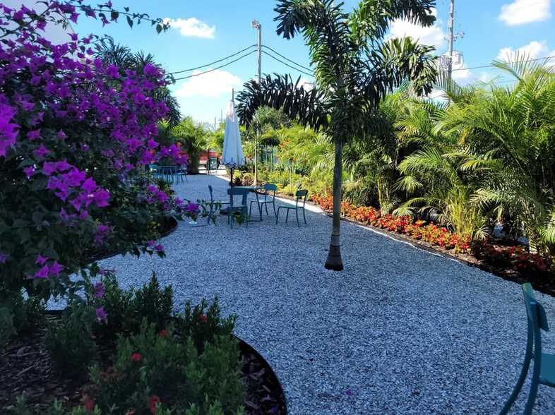 More Photos Of 2606 Fairfield Ave S, Saint Petersburg Light Manufacturing For Lease