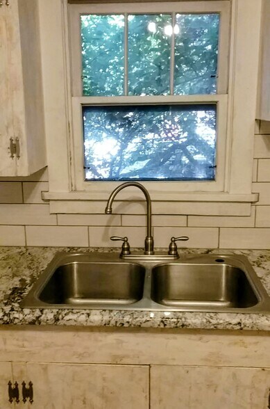 More Photos Of 224-226 N GUADALUPE St, Santa Fe Flex For Sale