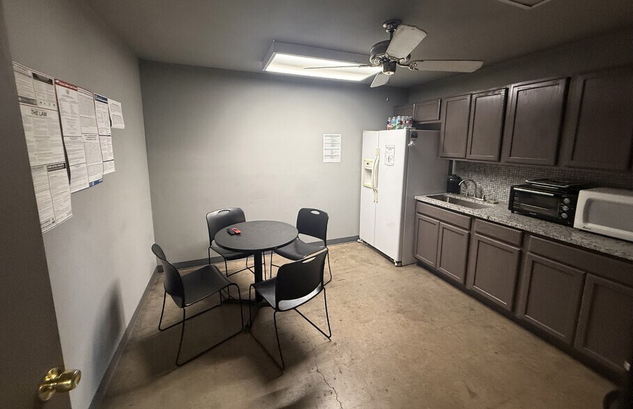 More Photos Of 200 S Blue Mound Rd, Fort Worth Auto Repair For Sale