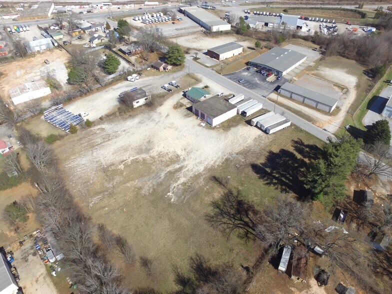 More Photos Of 106 Sandra Ave, Greenville Truck Terminal For Sale