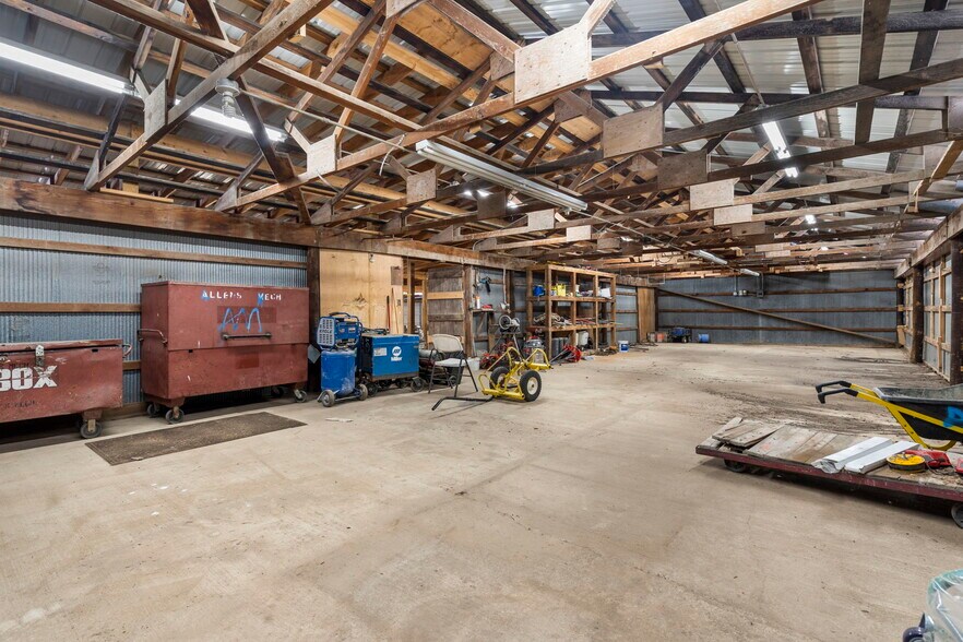 More Photos Of 2752 E Kearney St, Springfield Freestanding For Sale