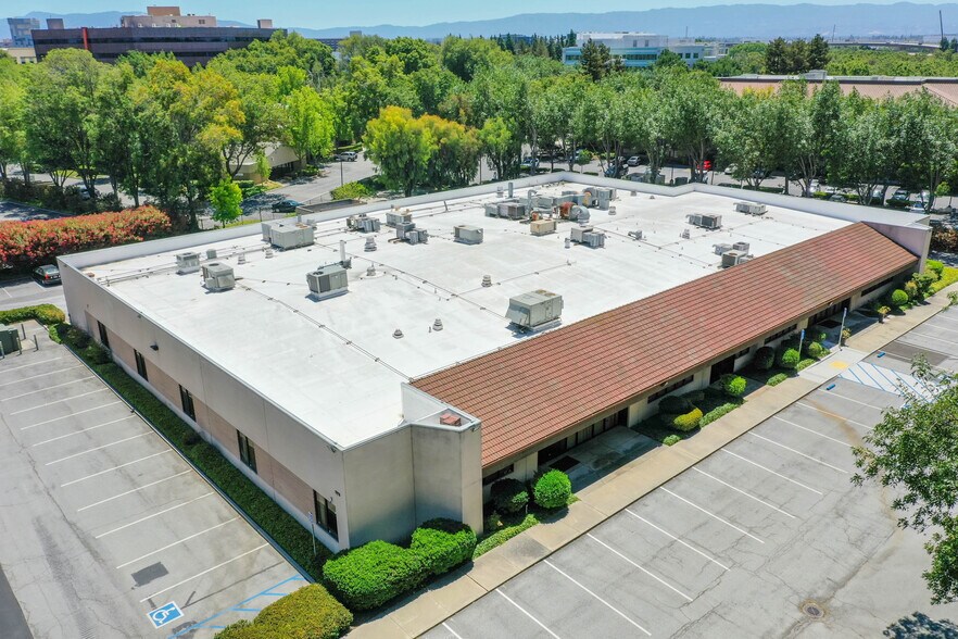 More Photos Of 118-122 Charcot Ave, San Jose Flex For Lease