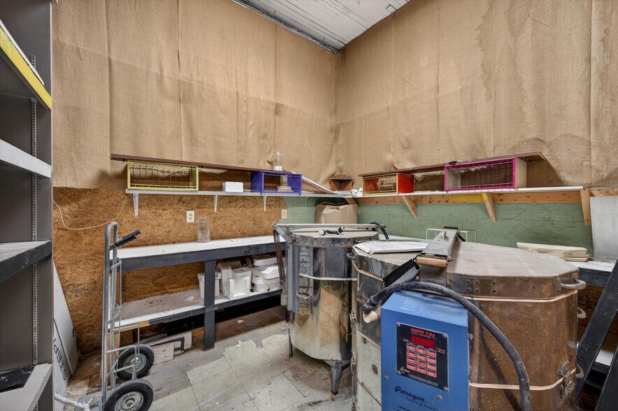More Photos Of 205-207 E Houston St, Sherman Storefront Retail Residential For Sale