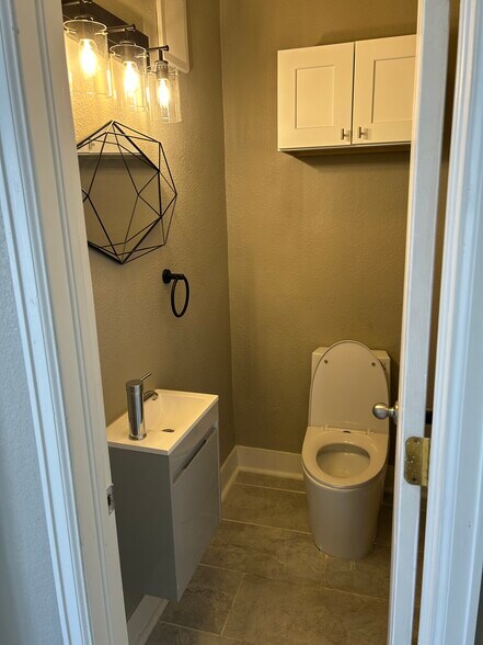 More Photos Of 128 W 11th Ave, Denver Office For Lease