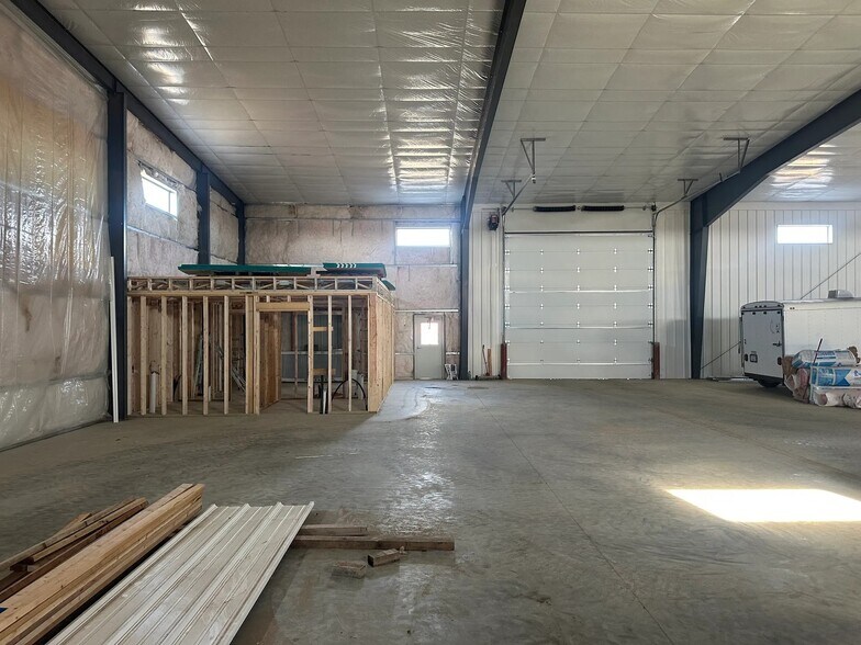 More Photos Of 1095 Ruud Trl, Hartford Industrial For Lease