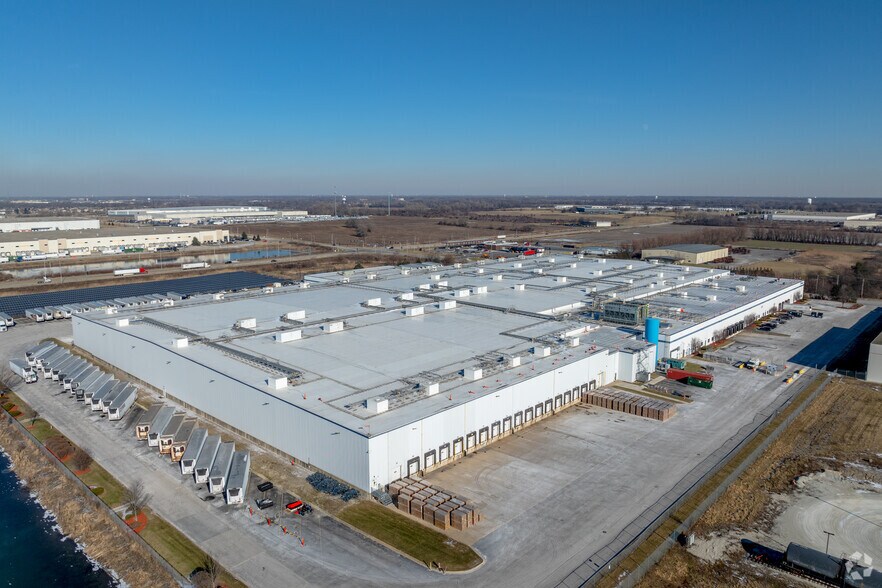 More Photos Of 450 Central Ave, University Park Industrial For Sale