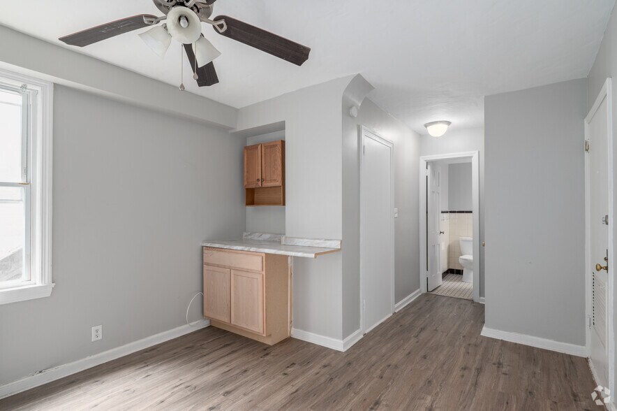 More Photos Of 12700 Shaker Blvd, Cleveland Apartments For Sale