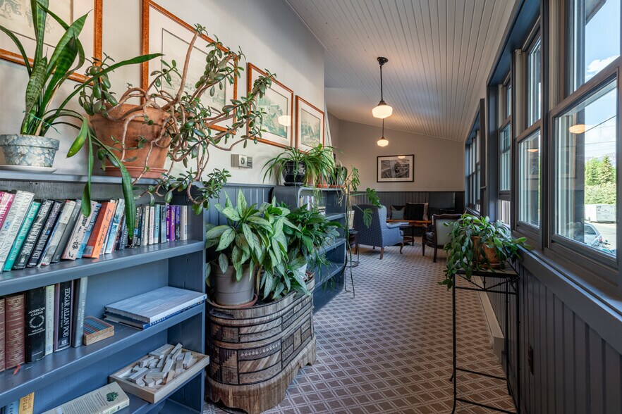 More Photos Of 129 Gothic Ave, Crested Butte Hotel For Sale