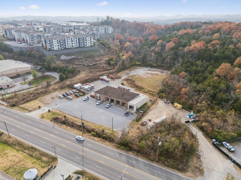 More Photos Of 3502 Dickerson Pike, Nashville Flex For Sale