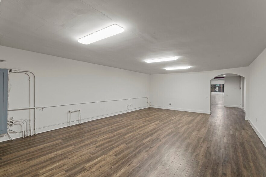 More Photos Of 901-907 S Hill St, Los Angeles Storefront For Lease