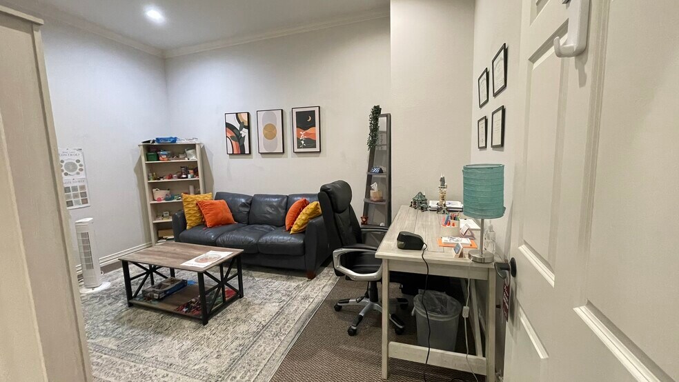 More Photos Of 8668 John Hickman Pky, Frisco Medical For Sale