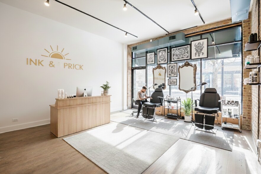 More Photos Of 1928 W Montrose Ave, Chicago Apartments For Lease