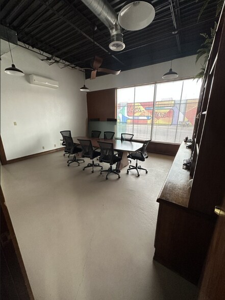 More Photos Of 1501 Magoffin Ave, El Paso Flex For Lease