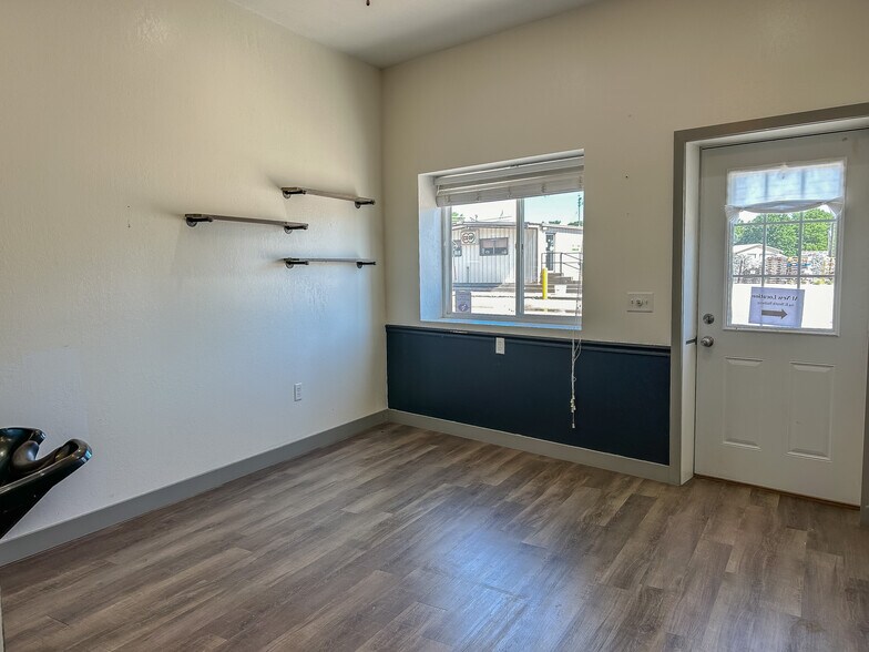 More Photos Of 110 South Railway Street, Oxford Loft Creative Space For Sale