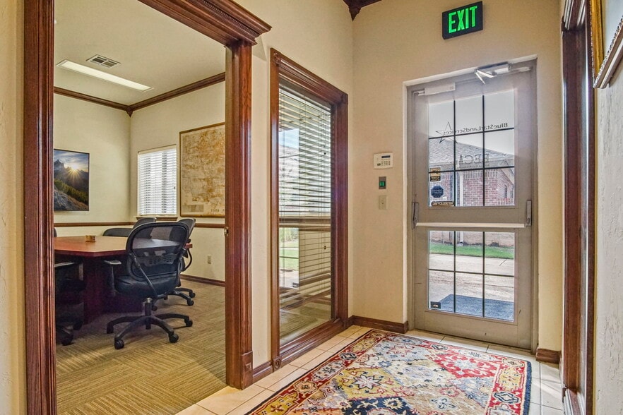 More Photos Of 1006 24th Ave NW, Norman Office For Sale