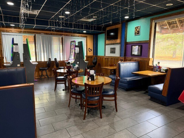 More Photos Of 4329 George Washington Memorial Hwy, Hayes Restaurant For Sale