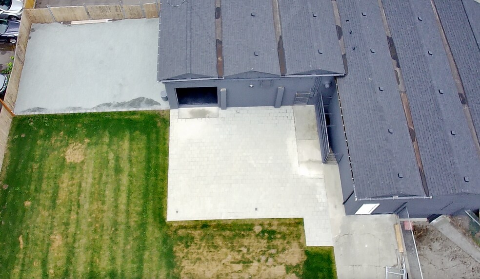 More Photos Of 8855 9th Ave SW, Seattle Convenience Store For Lease