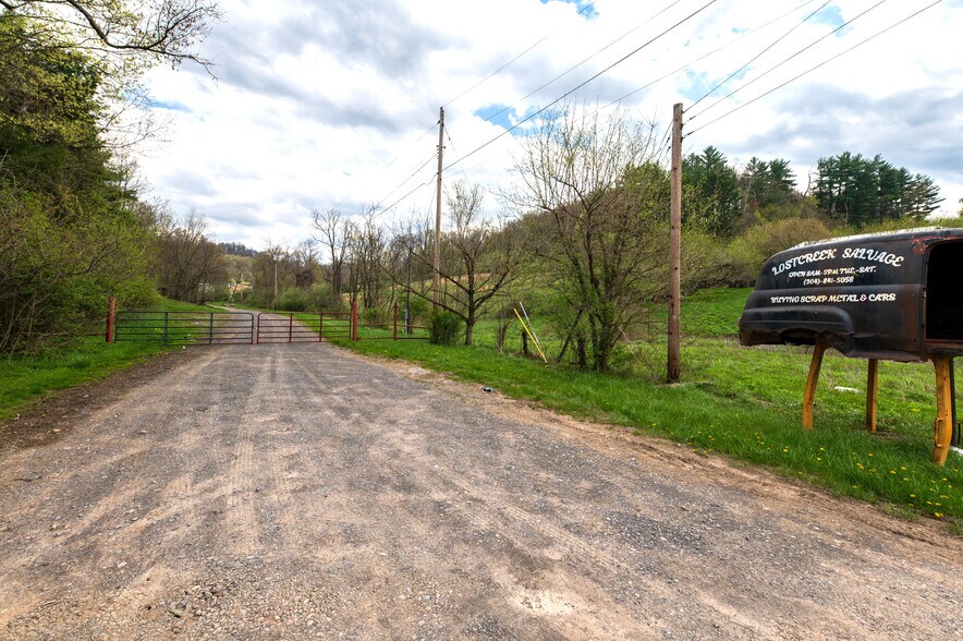 More Photos Of 708 Hawk hwy, Lost Creek Warehouse For Sale