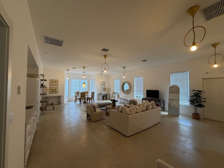 More Photos Of 200 SE 7th Ave, Delray Beach Schools For Sale