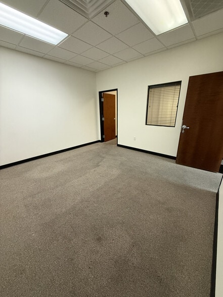 More Photos Of 6628 Sky Pointe Dr, Las Vegas Office For Lease