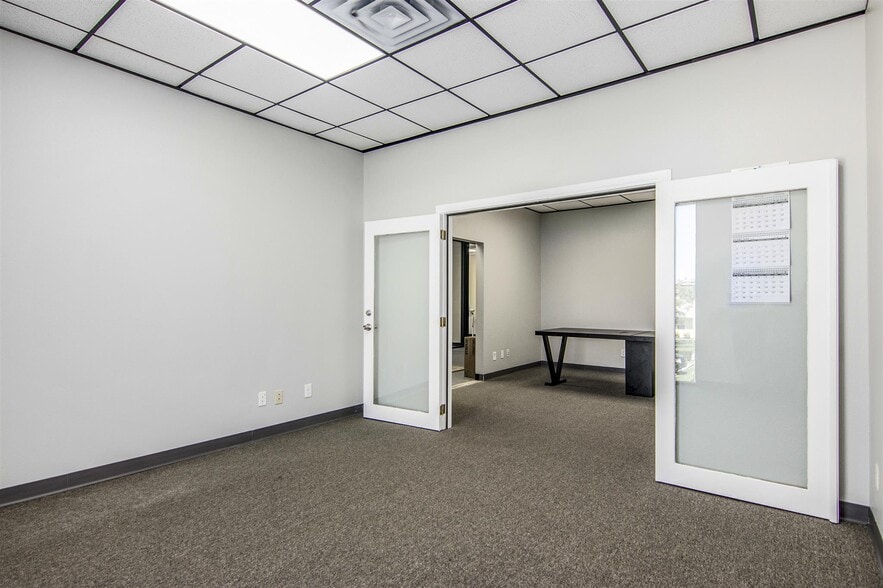 More Photos Of 601 Cien Rd, Kemah Unknown For Lease