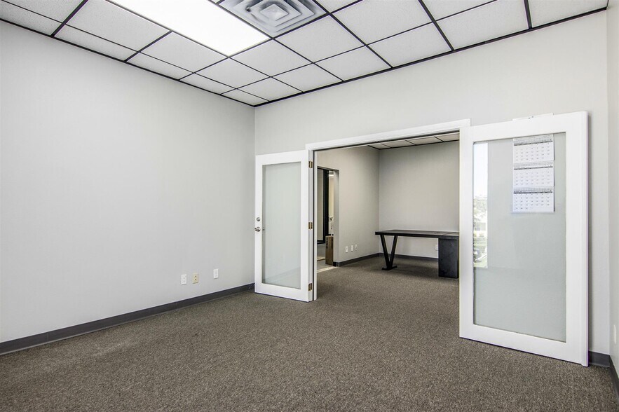 More Photos Of 601 Cien Rd, Kemah Unknown For Lease