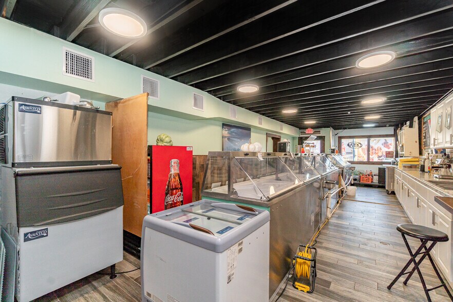 More Photos Of 80 Old San Carlos Blvd, Fort Myers Beach Restaurant For Sale
