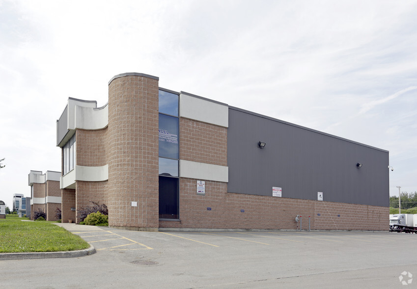 Primary Photo Of 2500 Boul des Entreprises, Terrebonne Flex For Lease