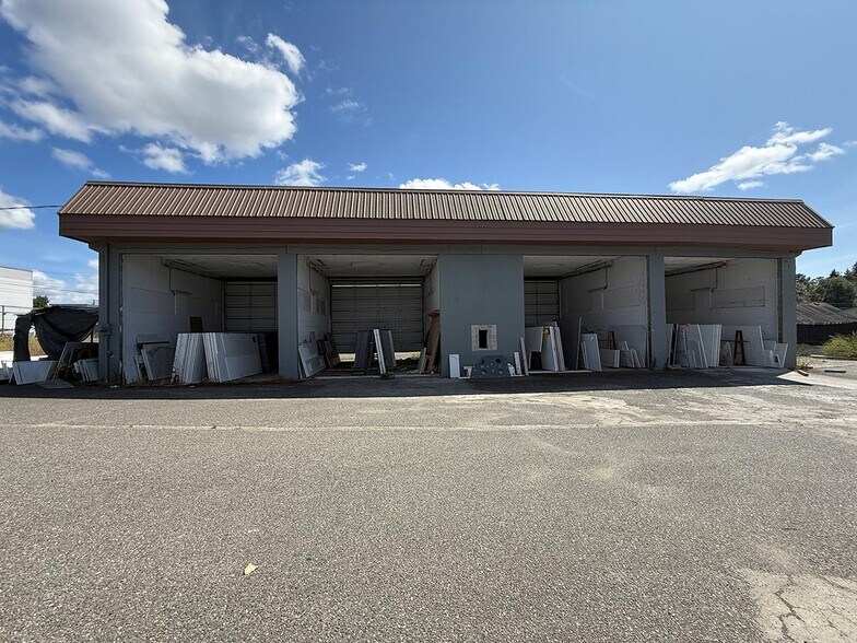 More Photos Of 5602-5608 S Adams St, Tacoma Showroom For Sale