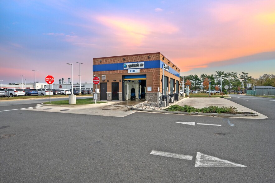 More Photos Of 154 N DuPont Hwy, New Castle Service Station For Sale