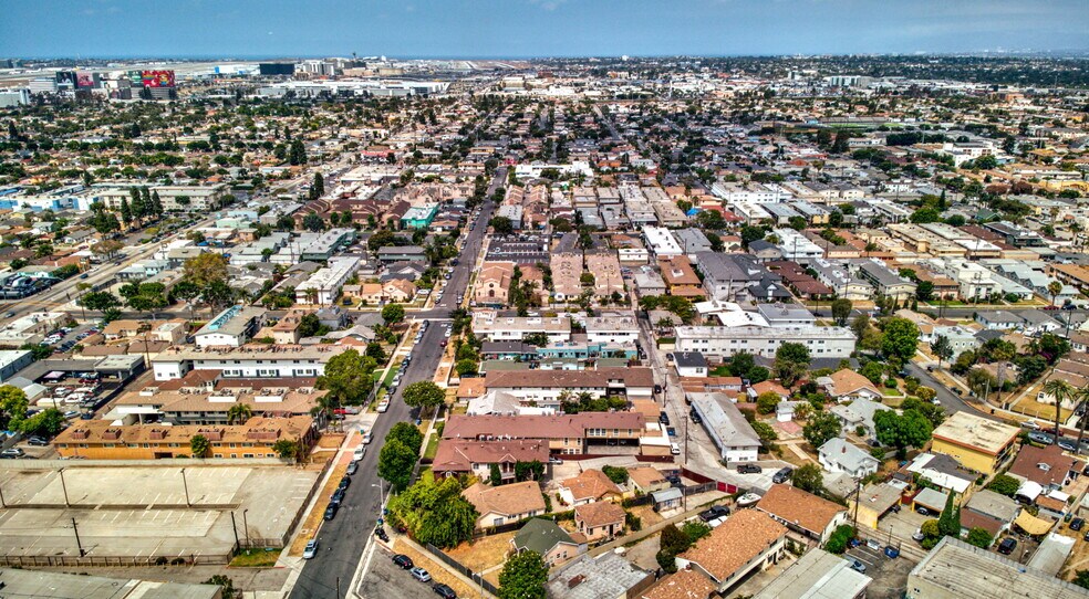 More Photos Of 125 E Buckthorn St, Inglewood Apartments For Sale