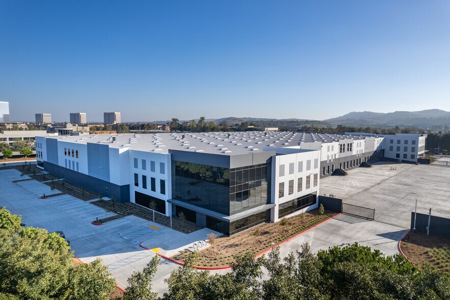 Primary Photo Of 1 Banting, Irvine Manufacturing For Lease