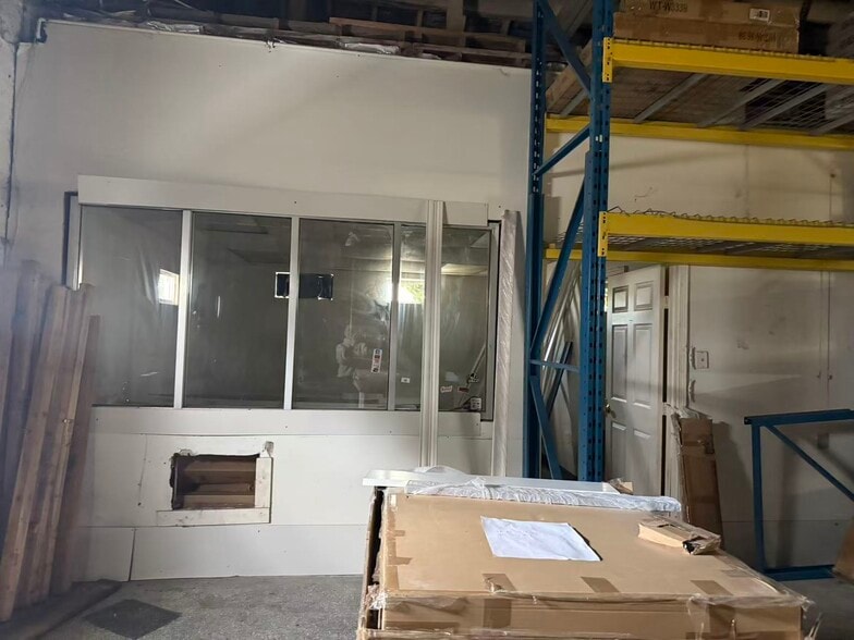 More Photos Of 42-52 Federal ave, Quincy Manufacturing For Sale