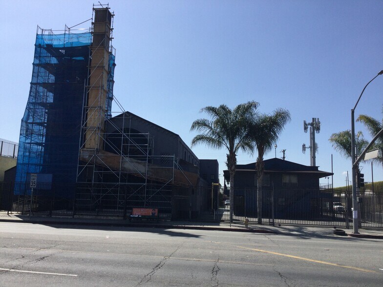 Primary Photo Of 344 W Florence Ave, Los Angeles Religious Facility For Lease