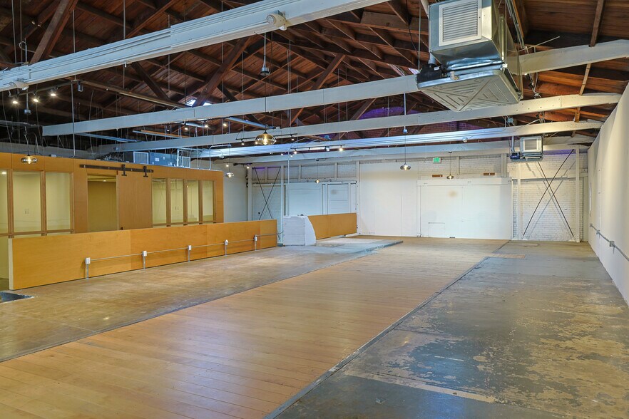 More Photos Of 350-360 Sunset Ave, Venice Warehouse For Lease